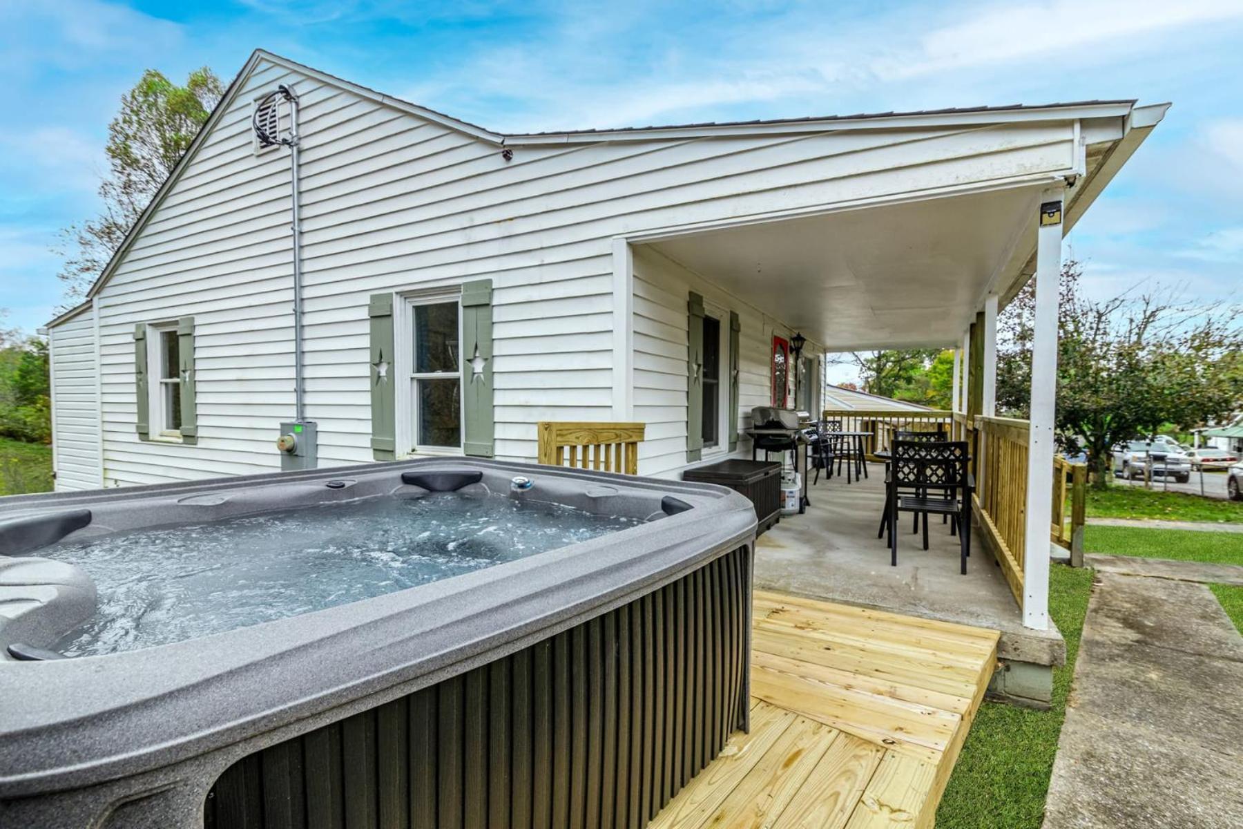 New River Gorge Cottage W Hot Tub, Fire Pit, Grill Oak Hill Exteriér fotografie